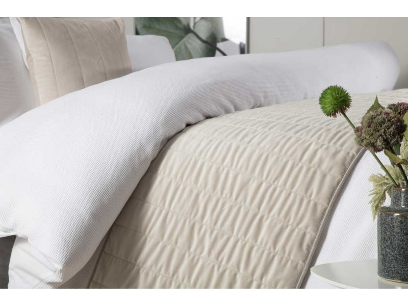 Hotel Suite Belledorm Verona Bed Runner Linen 