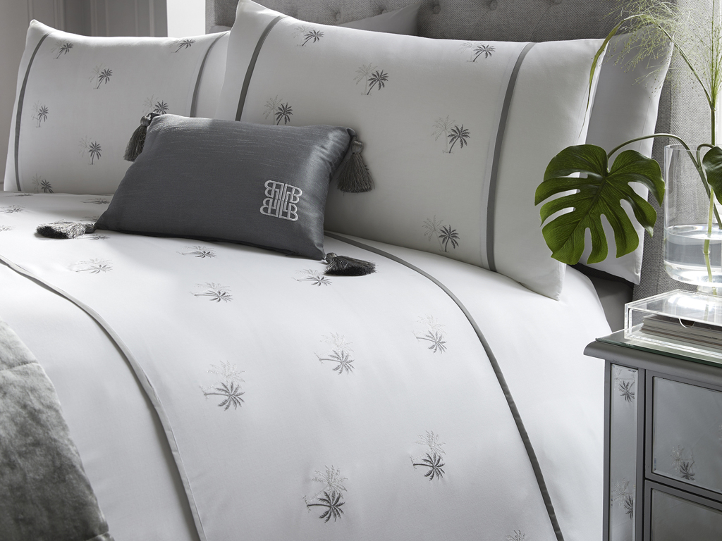 Laurence Llewelyn Bowen New Midnight At The Oasis White Duvet